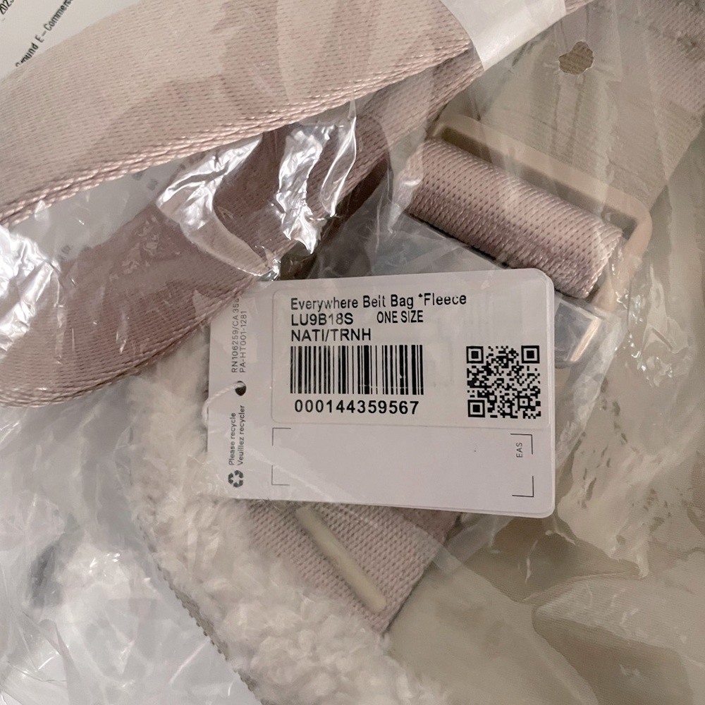 NWT Lululemon Fleece Everywhere Belt Bag Natural Ivory/Trench Color - Picture 10 of 10